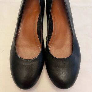 New Black Vionic Flats